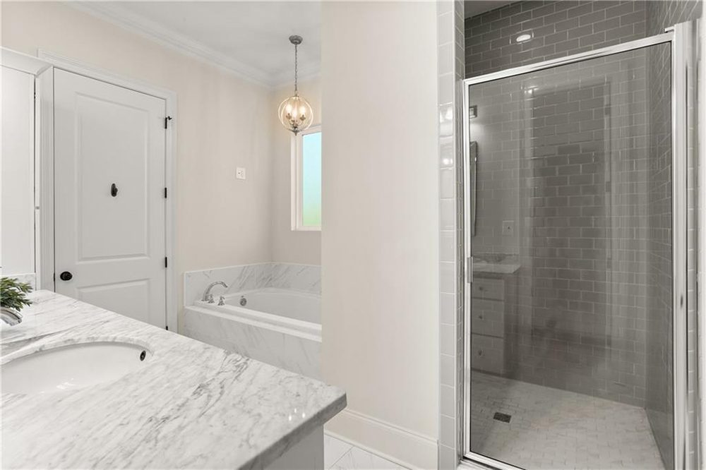 17- Walk In Shower 18 Arbor Circle