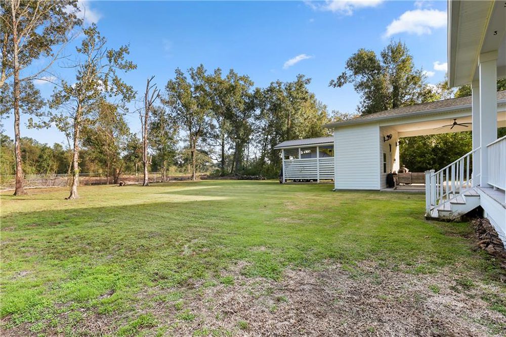 27-Huge Backyard 18 Arbor Circle